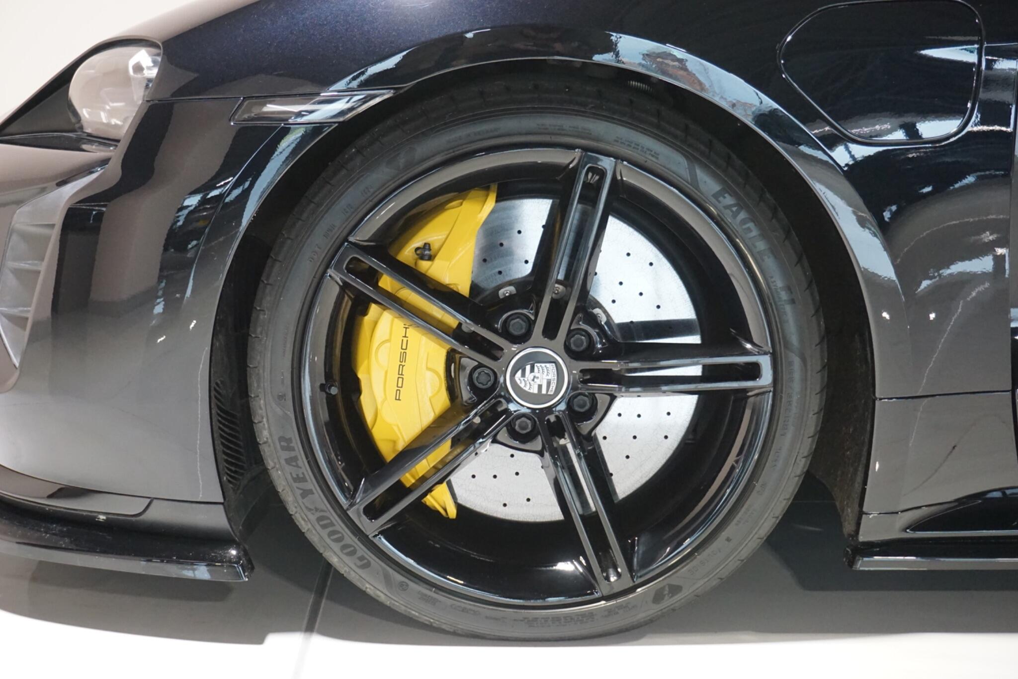 Porsche Taycan Performance Plus 93.4kWh Turbo Saloon 4dr Electric Auto 4WD (680 ps)